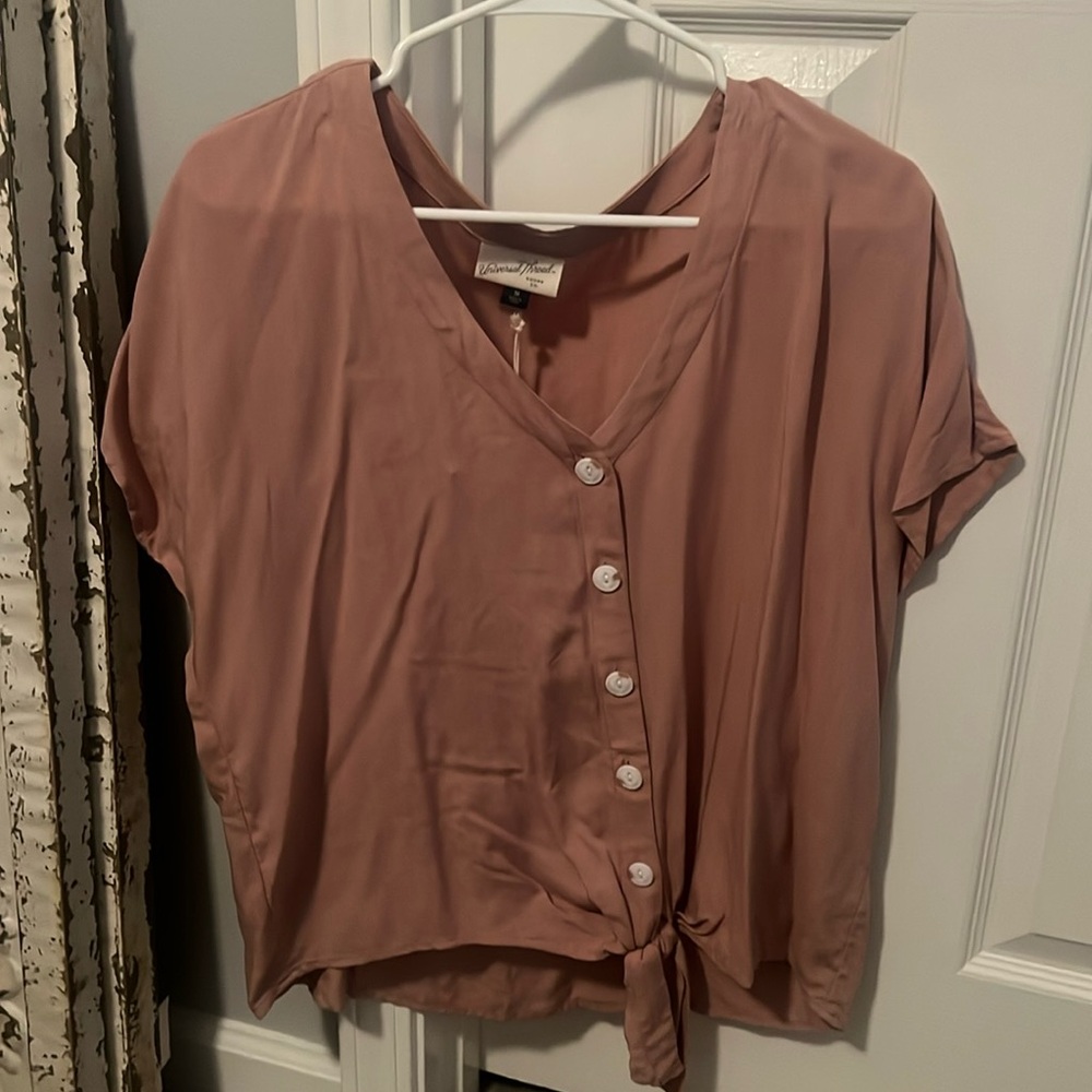 Universal Thread Goods Co. Top never worn!